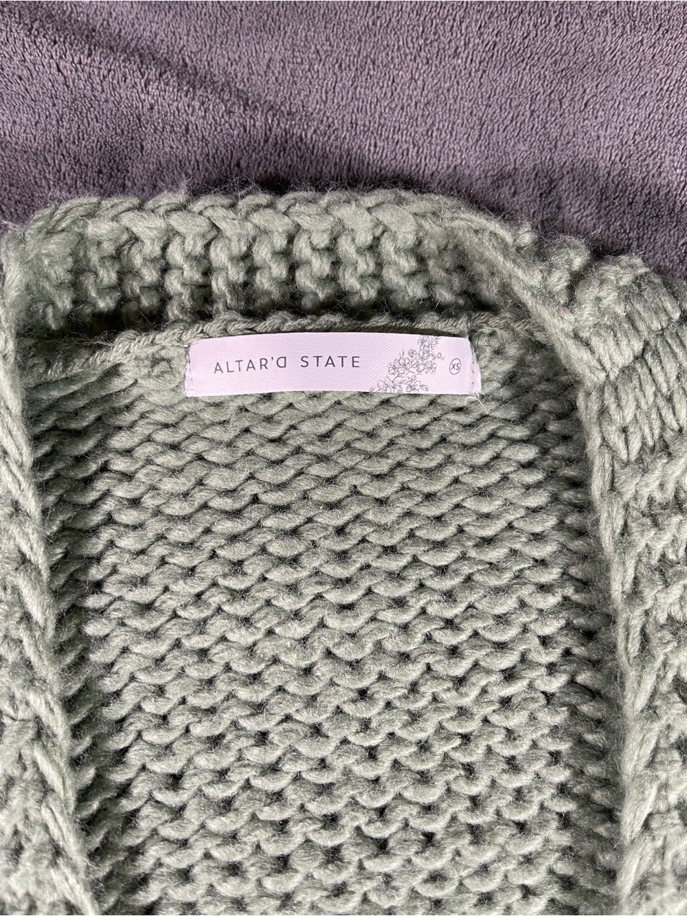 Altar’d State Chunky Knit Sage Green Daisy Appliqué Cardigan - Womens XS - Picture 5 of 6